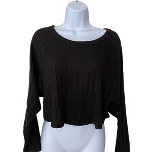 Timing Cropped Black Sweater